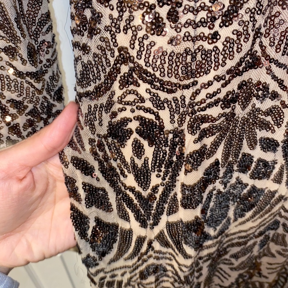 Beautiful gown only wore once - Picture 2 of 5